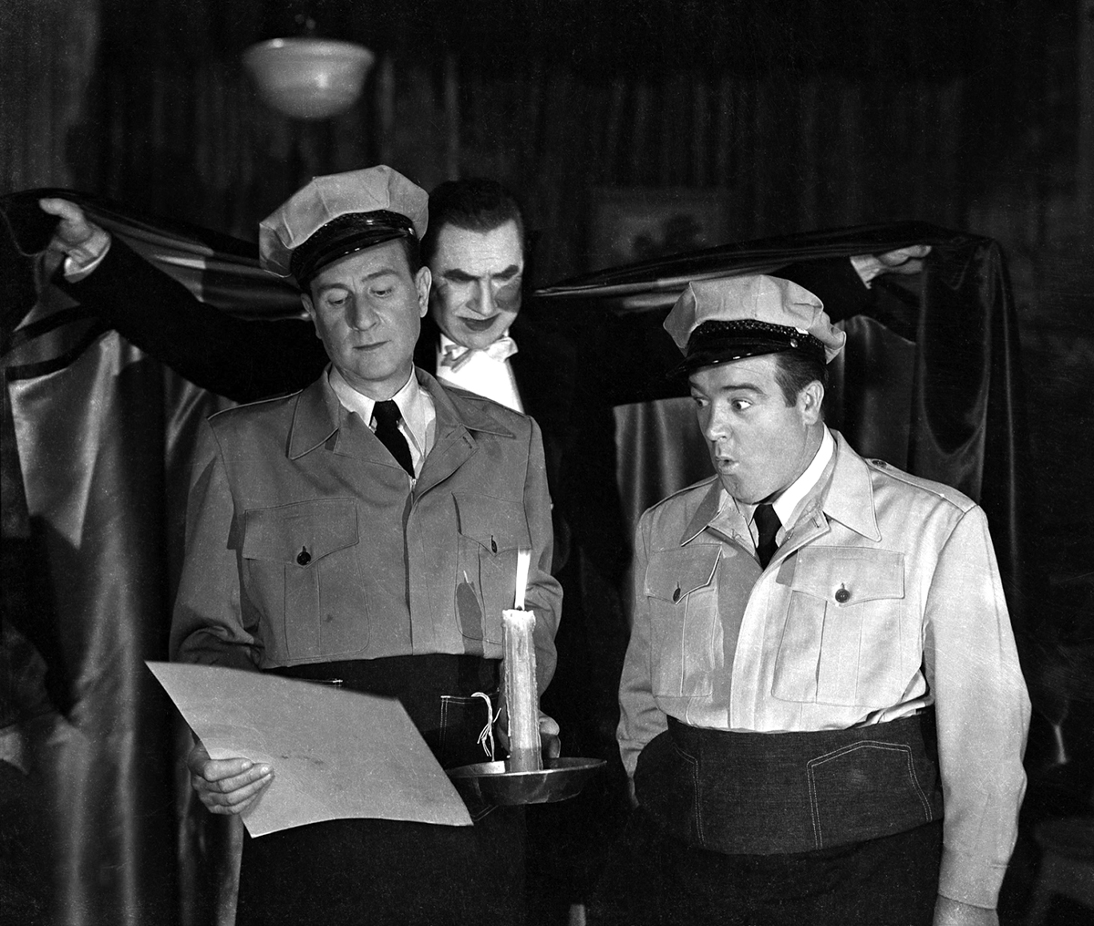 Abbott y Costello contra los fantasmas: Esos monstruos siempre · y Comedia