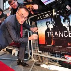 Danny Boyle en la premier en Londres de Trance (2)
